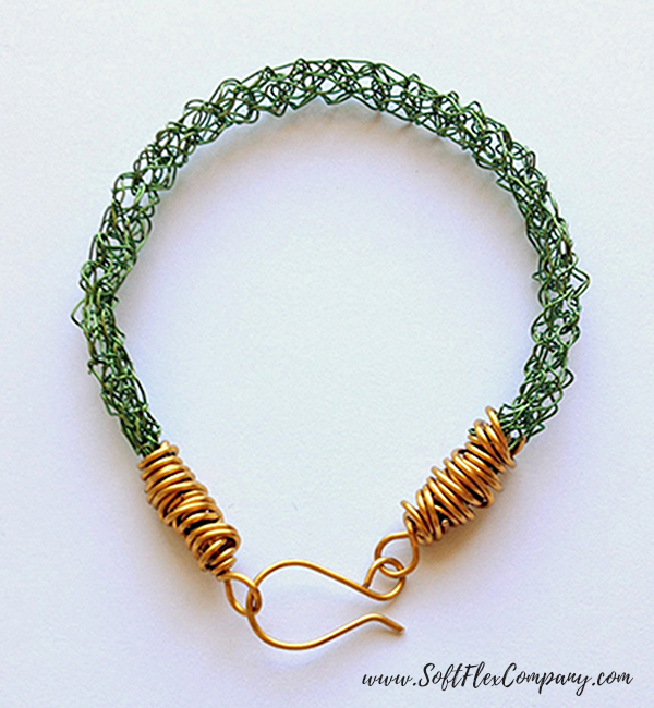 Knitted bracelet with wire
