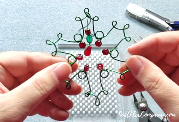 How to Make a Beaded Snowflake Ornament 