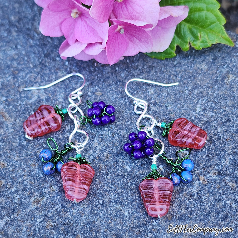 Craft Wire Strawberry & Blueberry Dangles by Joyce Trowbridge