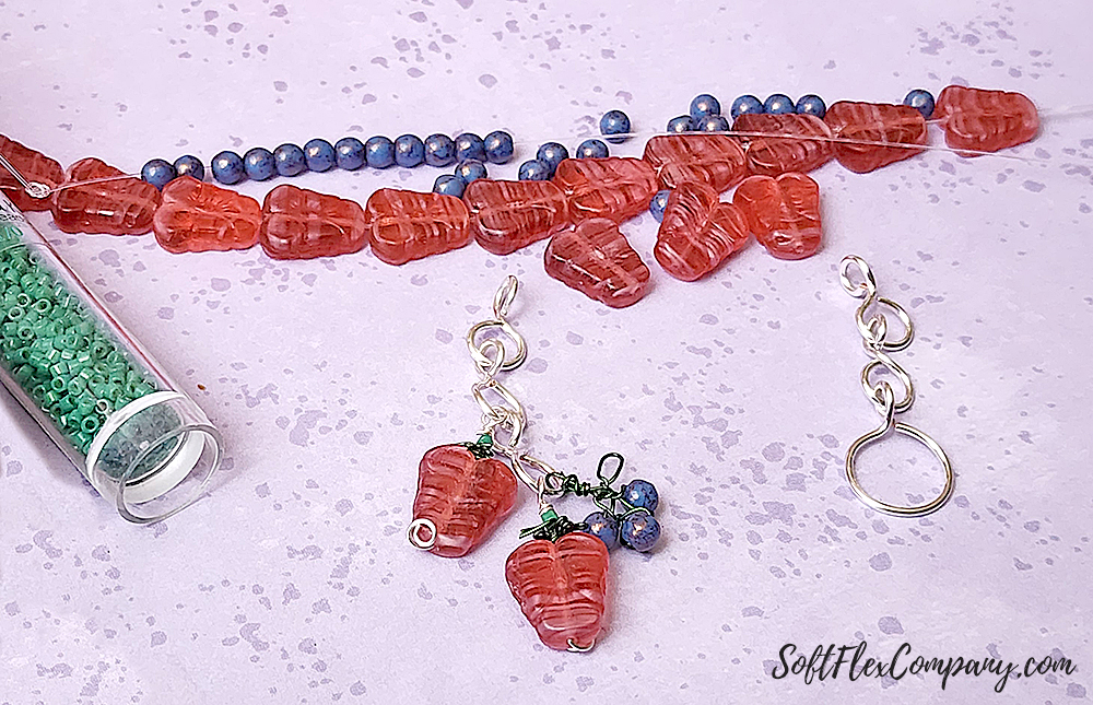 Craft Wire Strawberry & Blueberry Dangles by Joyce Trowbridge