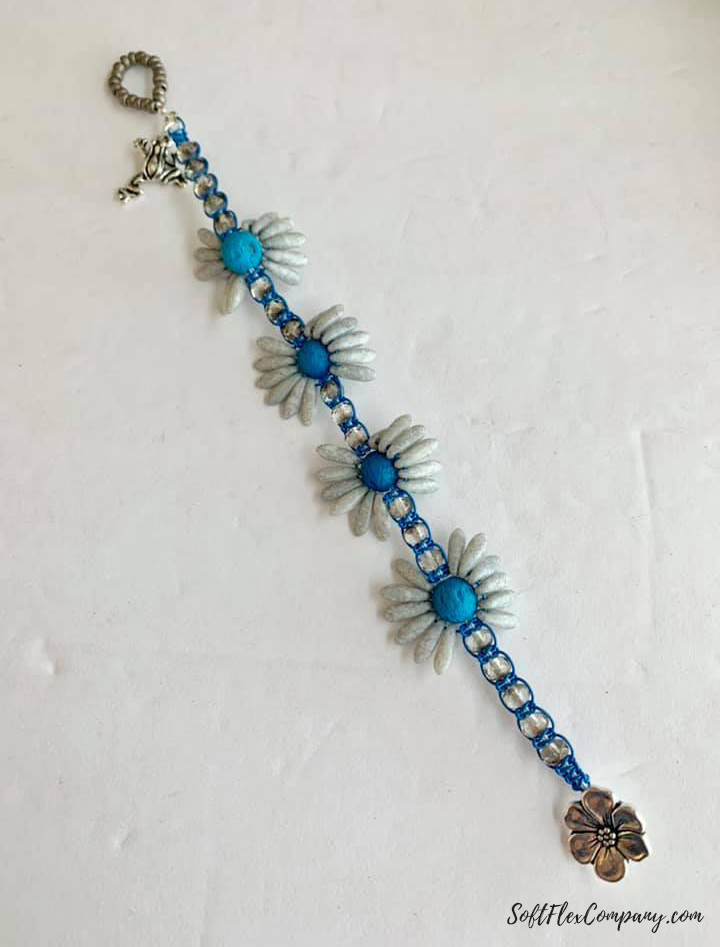 Macramé Flower Bracelet by Kristen Fagan