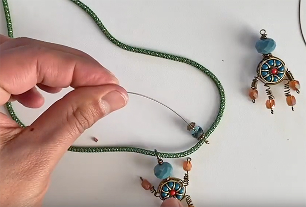 Robot Necklace with Capture Chain and Soft Flex Craft Wire by Nealay Patel