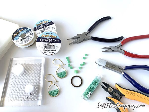 Soft Flex Craft Wire Necklace by Sara Oehler