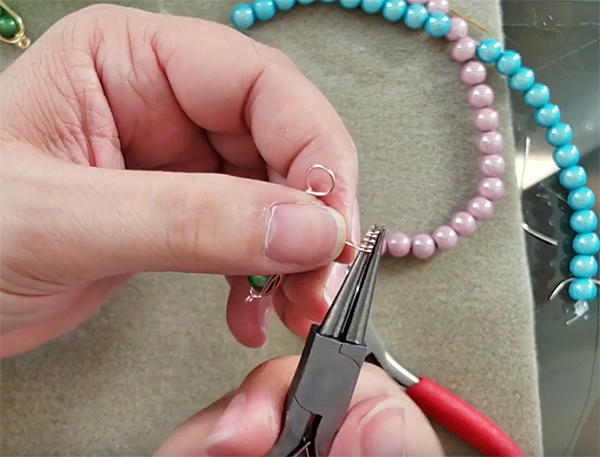 How To Make A Pea Pod Charm With Soft Flex Craft Wire - Soft Flex Company