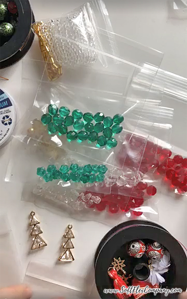 Holly Jolly Christmas Beading Kit 1