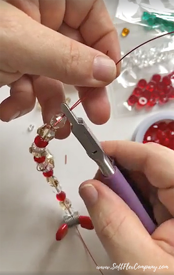 Holly Jolly Christmas Beading Kit 4